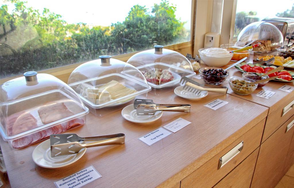 Hotel Renieris 3*
